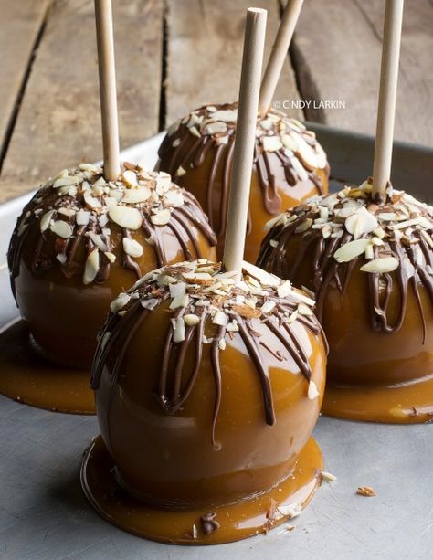 The Best Caramel Recipe - Eighteen25 Caramel Pretzels Rods, Chocolate Covered Desserts, Gourmet Caramel Apples, Candy Apple Recipe, Caramel Apples Recipe, Caramel Apples Homemade, Caramel Apples Easy, Gourmet Apples, Caramel Recipe