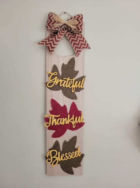 Dollar Tree Thankful Wood Sign, Diy Fall Decorations, Easy Diy Fall Crafts, Fall Greetings, Craft Organization Diy, Fall Harvest Decorations, Board Crafts, Fall Market, Fall Wood Crafts