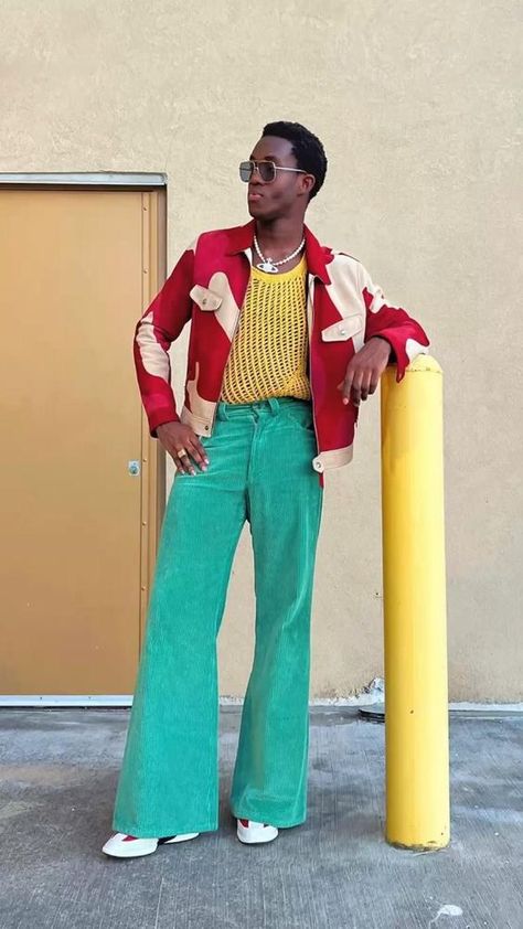 I thought it was very beautiful... the material is good .... 70s Outfit Men Disco, Disco Outfits For Men, Colorful 80s Outfits Men, 60s Black Men Fashion, Wisdom Kaye Style, Silk Sonic Outfit, Wisdom Kaye Outfits, Funky Formal, Wisdom Kaye