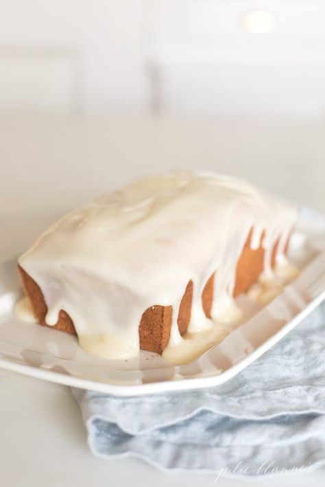 Easy 4 ingredient Cream Cheese Glaze for pound cake, cinnamon rolls, bundt cake, pumpkin bread, donuts, carrot cake and more! Simple Sweet Bread Recipe, Carrot Cake Bread, Annabel Langbein, Pound Cake Glaze, Carrot Cake Loaf, Carrot Bread, Sugar Bread, Julie Blanner, Best Carrot Cake