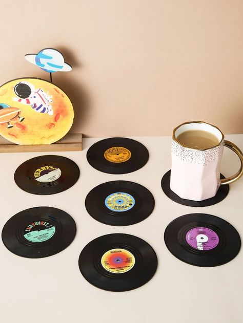 1pc Record Design Random Coaster | SHEIN USA Record Coasters, Record Design, Clay Cup, Air Dry Clay Projects, Keramik Design, Kitchen Fabric, Pottery Crafts, Cup Coaster, Summertime Fun