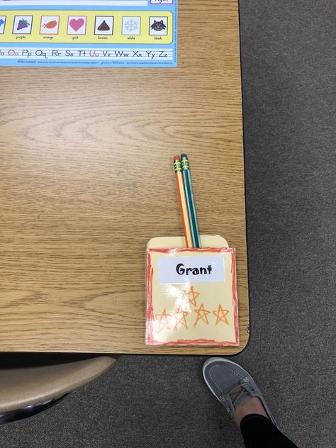 Pencil Holder For Desk Classroom, Study Table Ideas Student, Pencil Holders For Desk, Diy Pencil Holder, Classroom Goals, Teaching 5th Grade, Student Desk, Diy Pencil, Student Desks