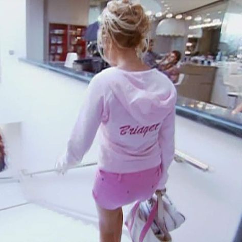 Pink 2000s Outfit, Paris Hilton Tracksuit, The Girls Next Door Show, Pink Coquette Outfit, Pink Juicy Couture Track Suit Aesthetic, Paris Hilton Pink Tracksuit, Pink Juicy Couture Jacket, Pink Outfits Aesthetic, Bridget Marquardt