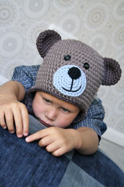 Teddy bear hat is a cute accessory for a little boy or a girl. If made using wollen yarn it`s super warm as well. Pattern fits the head size approximately 48-51 cm. If you wish to make a smaller hat increase 51 stitches instead of 54. Increasing extra 3 stitches (57 in total) gives you … Crochet Bear Hat, Teddy Bear Hat, Maluchy Montessori, Crochet Kids Hats, Crochet Teddy Bear Pattern, Full Of, Pola Amigurumi, Crochet Teddy Bear, Animal Hats