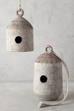 Ceramic Bird Houses, Beautiful Birdhouses, Ceramic Birdhouse, Garden Pottery, Bird Boxes, Pottery Techniques, Ceramic Birds, Ceramics Ideas Pottery, Ceramic Studio