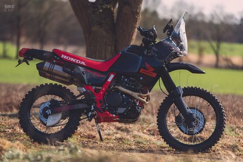 Dominate all trails: HB-Custom's rally-style Honda NX650 | Bike EXIF Klr 650 Custom, Honda Nx650, Honda Wing, Adventure Bike Motorcycles, Honda Dominator, Bike Motorcycles, Dmc Delorean, Klr 650, Enduro Motorcycle