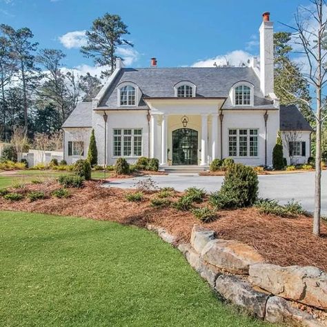 Beautiful Buckhead traditional classic house exterior in Atlanta. Sotheby's Realty #facadelovers #residentialarchitecture Light Grey Paint Colors, Colonial House Exteriors, White Exterior Houses, Light Gray Paint, Classic House Exterior, Garden District, Built In Grill, Hello Lovely, White Houses