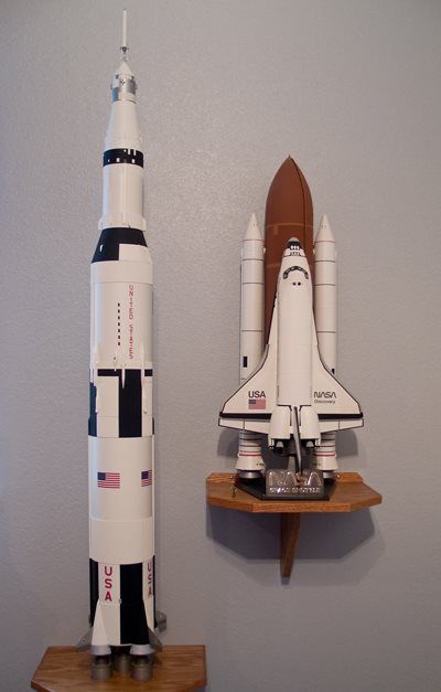 Saturn V Rocket, Model Rocketry, Model Rocket, Saturn V, Lego Display, Lego Space, Cool Lego Creations, Gaming Room Setup, Space Pictures