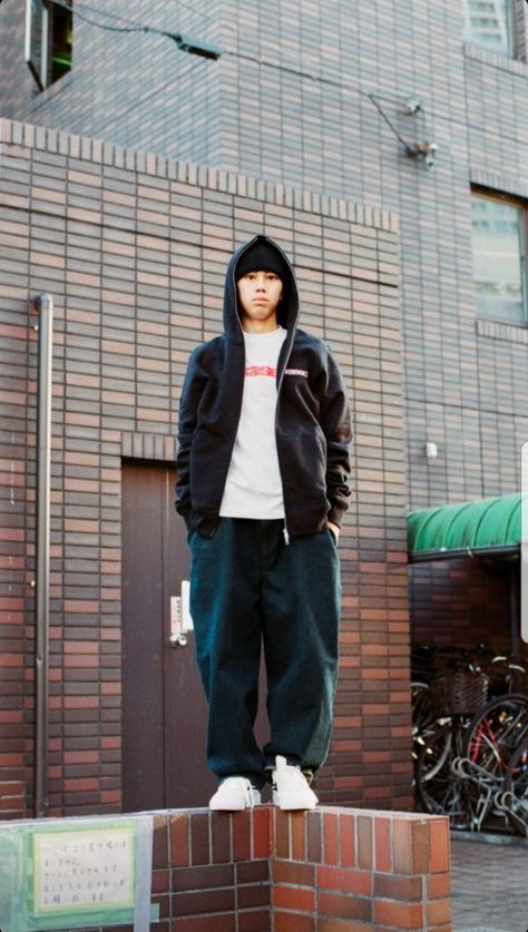 Skate Outfit Men, Hype Beast Outfits, Kyonosuke Yamashita, Skate Outfit, Skater Boi, Skateboard Photos, Lee Do-hyun, Skate Man, Skate Street