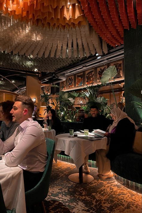 lifestyle restaurant luxury hotels food lifestyle london inspiration rainforest gardens Amazonico Restaurant London, Amazónico London, Amazonico London, Rainforest Restaurant, Rainforest Decor, Beautiful Rainforest, Colorful Restaurant, Restaurant Inspiration, Gala Night