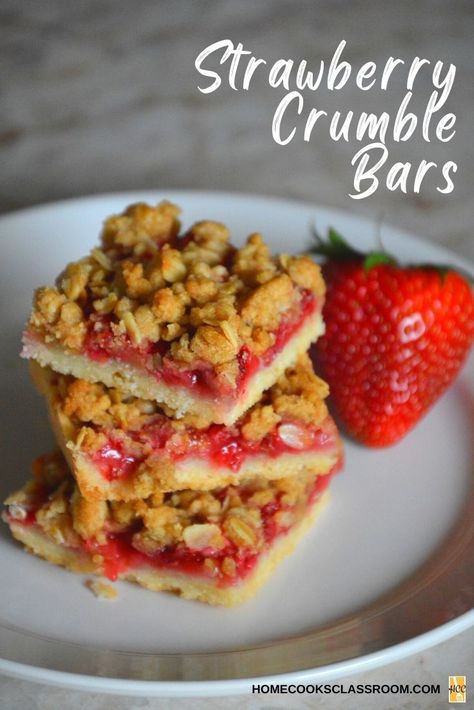 Strawberry Crumble Bars, Strawberry Crumble, Springtime Recipes, Sweet Breakfast Treats, Easter Desserts, Crumble Bars, Dessert Bar Recipe, Flaky Pie Crust, Strawberry Pie