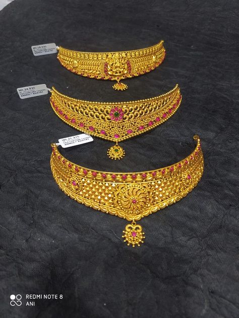 Chokar Pendent Set In Gold, Chokar Pendent, Choker Necklace Designs Gold Indian, Gold Choker Designs, Necklace Designs Gold Indian, Necklace Designs Gold, Rajput Jewellery, Gold Necklace Wedding, Pendent Set