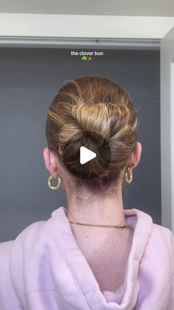 Leslie Catherine on Instagram: "the clover bun🍀✨
Comment SLICK for all the details!!

Inspired by @nicholeciotti" Slick Bun Brunette, Trendy Slick Back Bun, Clover Bun, Slick Back Bun With Bow, Clean Girl Slick Back Bun, Hairstyles Slick, Slick Back Ballet Bun, Slickback Hairstyle, Cute Slick Back Hairstyles