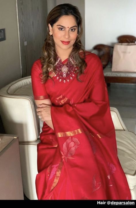 Upasana Kamineni, Simple Blouse Pattern, Desinger Dresses, Saree Hairstyles, Simple Saree Designs, Indian Bridal Sarees, New Saree Designs, Saree Blouse Neck Designs, Latest Model Blouse Designs