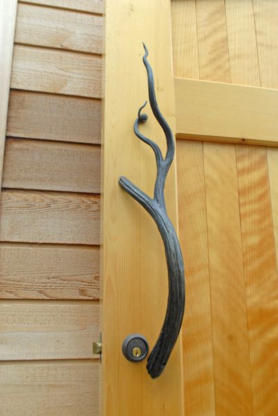 handle Door Knobs And Knockers, Gate Handles, Custom Lighting, Door Knockers, Garden Gates, Tree Branch, Design Case, Blacksmithing, On The Side