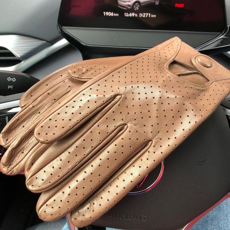 Women's beige leather driving gloves, stylish leather gloves, beige, wine, black driving gloves, premium leather gloves handcrafted Leather Driving Gloves, Black Envelopes, Driving Gloves, Leather Gloves, Metal Buttons, Mitten Gloves, Skin Color, Italian Leather, Steering Wheel