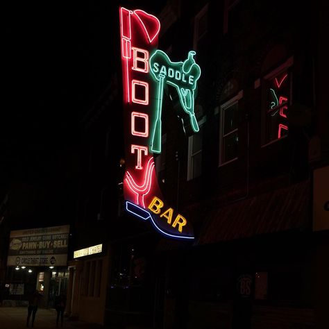 Rolando Pujol on Instagram: “The gorgeous neon sign for Philadelphia’s iconic Boot & Saddle music venue shines brilliantly tonight. But alas, my visit was akin to…” Old Vegas, Dive Bar, Music Venue, Cowboy And Cowgirl, Nashville Tennessee, Billiards, Neon Sign, Nashville, Tennessee