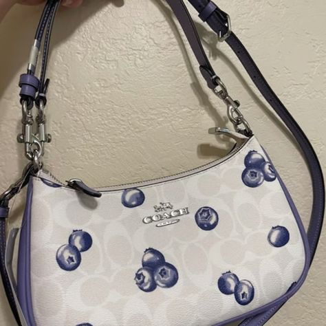 Style Number Cr292 Measurements Length: 9.5" Height: 6.0" Width: 3.0" Blueberry Coach Bag, Coach Blueberry Bag, Coach Teri Shoulder Bag, Blueberry Print, Shoulder Bag Outfit, Shoulder Bag Coach, Outfit Pieces, Shoes Fall, Blue Coach