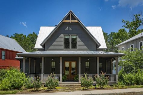 Gothic Farmhouse, Minimalist Eclectic, Porch Plans, Modern Farmhouse Home, Small Farmhouse, Contemporary Farmhouse, Farmhouse Plans, Building Design, Estate Homes