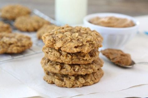 Biscoff Pumpkin Oatmeal Cookies Quaker Oats Oatmeal Cookies, Ranger Cookies, Biscoff Recipes, Pumpkin Oatmeal Cookies, Toffee Cookies, Pumpkin Oatmeal, Oatmeal Cookie Recipes, Protein Cookies, Healthy Pumpkin