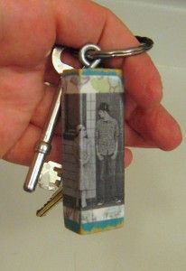 Jenga Block Photo Keychain Jenga Diy, Domino Jewelry, Helping Someone, Jenga Blocks, Keychain Ideas, Wood Block Crafts, Diy Blocks, Wooden Keychain, Block Craft