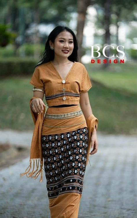 Chin Traditional Dress Design, Chin Dress Myanmar, Chin Traditional Dress, Traditional Dress Design, Myanmar Clothes, Burmese Clothing, Traditional Dresses Designs, Fashion Drawing Tutorial, Beautiful Casual Dresses