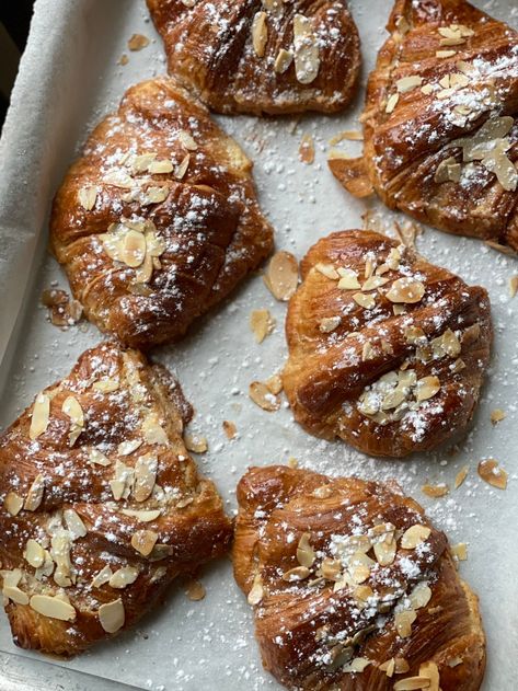 Almond croissants are super easy to make and are a great way to use up leftover croissants. You definitely don’t need to be a pastry chef and they are actually a really thrifty French-kitchen-secret. INGREDIENTS 8, day-old croissants 100g ground almonds 100g caster sugar 100g butter, softened 1 egg, beaten… What To Do With Leftover Croissants, Leftover Croissants, Almond Croissants, French Heritage, Croissant Sandwich, Croissant Recipe, Almond Croissant, Almond Paste, How To Make Sandwich