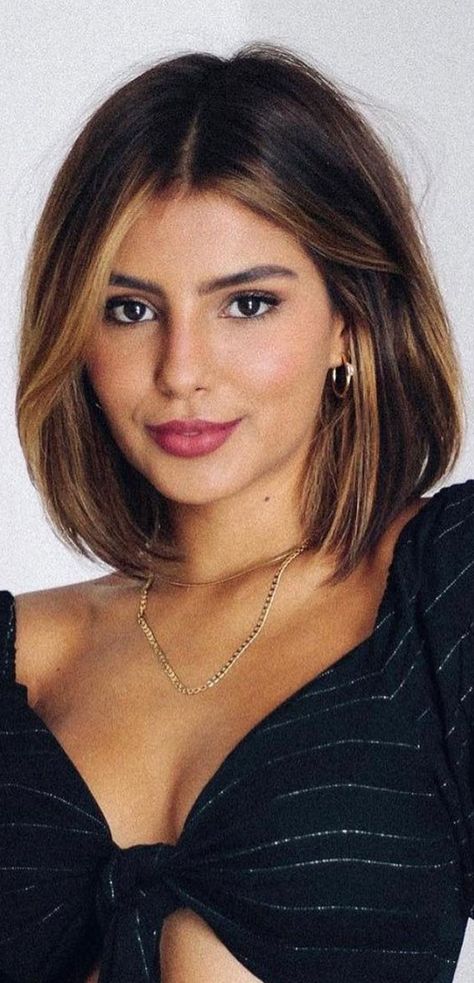 Middle Parting Bob With Bangs, Middle Part Bob Haircut, Round Face Haircuts Middle Part, Middle Part Straight Bob, Middle Part Lob Straight, Layered Bob Middle Part, Lob Middle Part, Middle Part Long Bob, Long Bob Middle Part