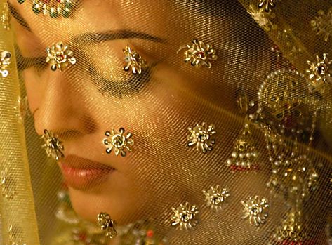 Umrao Jaan, Aishwarya Rai Bachchan, Indian Aesthetic, Miss World, Aishwarya Rai, Brown Girl, Desi Fashion, Bollywood Celebrities, Bollywood Fashion