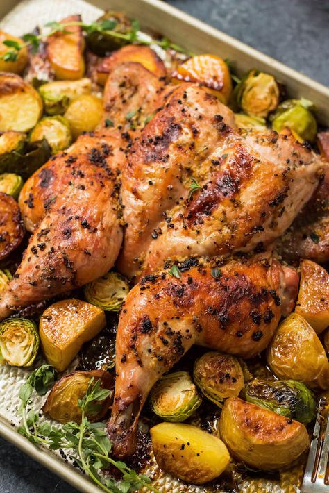 This garlic butterfly chicken is so easy to make and results in the best tasting chicken ever! It's Whole30, Paleo, Keto, you name it because it's just chicken and some good ol' fashioned seasoning. Also known as spatchcock chicken, pared with the veggies you've got an easy chicken dinner recipe on one sheet pan. Flat Chicken Recipes, Whole 30 Whole Chicken Recipes, Paleo Whole Chicken Recipes, Whole Chicken Sheet Pan Dinner, Whole 30 Roasted Chicken, Sheet Pan Whole Chicken, Flat Chicken Whole, Quartered Chicken Recipes, Chicken Halves Recipes