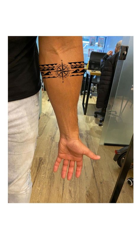 Men Arm Band Tattoo, Wrist Band Tattoo Men, Arm Band Tattoo Designs For Men, Tattoo Bands For Men, Forearm Band Tattoos Men, Tattoo Ideas For Men Leg, Arm Band Tattoo Designs, Band Tattoo Ideas, Tattoos Pulseras