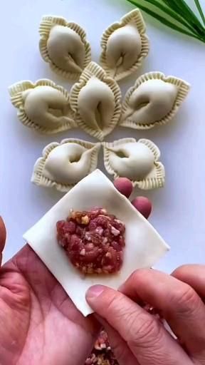 Best Dumplings, Decorações Com Comidas, Amazing Food Decoration, Dumplings Recipe, Pasta Fatta In Casa, Amazing Food Art, Creative Food Art, Cooking Homemade, Makanan Diet