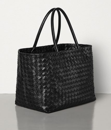 Bottega Veneta® - TOTE BAG Bottega Bag, Swag Bags, Handcrafted Handbags, Bag Tutorials, Womens Designer Bags, Wicker Bags, Trendy Handbags, Designer Handbag, Leather Weaving