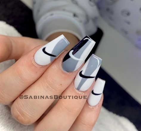 Nike nail art Nike Acrylic Nails, Nike Nails Designs, Nail Sport, Jordan Nails, Gym Nails, Sport Nails, Nails Nike, Nike Nails, Sports Nails