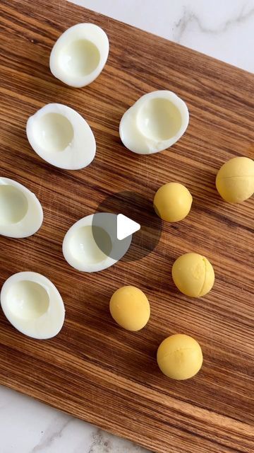 Kelly Senyei | Just a Taste® on Instagram: "5 TIPS FOR PERFECT, EASY-TO-PEEL HARD-BOILED EGGS! 🥚🤯  I’ve tested all the hacks so you don’t have to! 🙌🏻  🥄 TIP 1: Tap the larger end of the egg with a spoon until you hear a snap. 💥 This releases the membrane and makes for extra-easy peeling. This hack comes from aymlessleigh84 on TT and it’s BRILLIANT!  ⏲️ TIP 2: Start the eggs in boiling (not cold!) water. Simmer, covered, for exactly 12 minutes.  🧊 TIP 3: After 12 minutes, immediately plunge the eggs into an ice bath to stop the cooking. The result: No grey yolks, folks!  🚿 TIP 4: Tap, roll, and then peel the eggs under a light stream of running water.  🔪 Tip 5: Roll your knife over and around the egg while applying medium pressure to pop out the yolks whole and avoid a messy knife. Boiled Egg Dinner Ideas, Best Deviled Egg Recipe Ever, Eggs Dinner, Devilled Eggs, Peeling Hard Boiled Eggs, Perfect Hard Boiled Eggs, Just A Taste, Protein Packed Snacks, Ice Bath