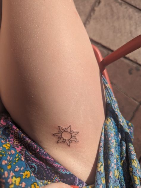 Rapunzel Star Tattoo, Tangled Rapunzel Flower Tattoo, Tangled Star Tattoo, Tangled Sun Tattoo Small, Tangled Theme Tattoo, Tangled Themed Tattoo, Matching Tangled Tattoos, Rapunzel Tattoo Ideas Small, Small Tangled Tattoos