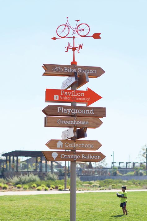 Directional Signage Design Outdoor, Park Signage Design Outdoor, Outdoor Signage Ideas, Wayfinding Signage Outdoor, Parking Signage Design, Modern Park Design, Signage Design Outdoor Creative, Wayfinding Signage Design Outdoor, Directional Signage Design