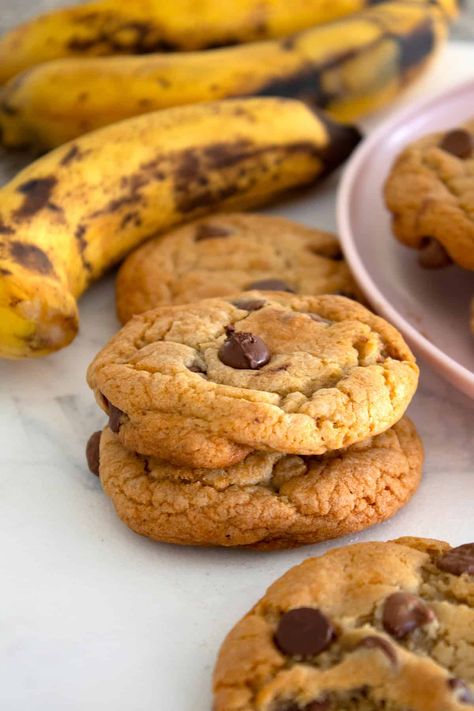 Ripe Banana Cookies, Chocolate Chip Banana Cookies, Nutella Chocolate Chip Cookies, Banana Cookie Recipe, Dried Banana Chips, Ripe Banana Recipe, Cookies With Chocolate Chips, Banana Chocolate Chip Cookies, Cookies With Chocolate