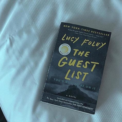 photo of the book “the guest list” by lucy foley on a white bed The Guest List Book, Fall Tbr, Lucy Foley, The Guest List, Book Photos, The Book Club, The Guest, Guest List, Summer 24