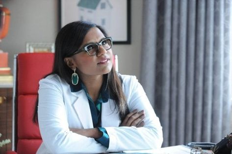 Movie Costume Ideas, Mindy Lahiri, Tv Show Characters, Modern Family Quotes, Show Characters, White Lab Coat, Mindy Project, Costumes For Halloween, The Mindy Project