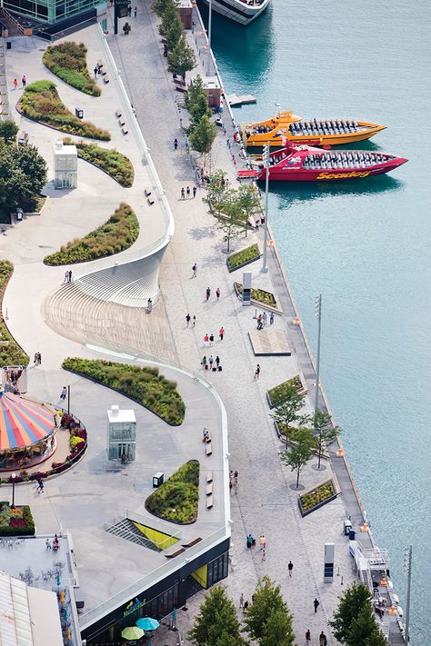 PIER REVIEW / UNA VISITA AL MUELLE | Landscape Architecture Magazine Landscape Architecture Magazine, Waterfront Architecture, Villa Architecture, Architecture Jobs, Navy Pier Chicago, Urban Landscape Design, Navy Pier, Landscape Architecture Design, Landscape Plans