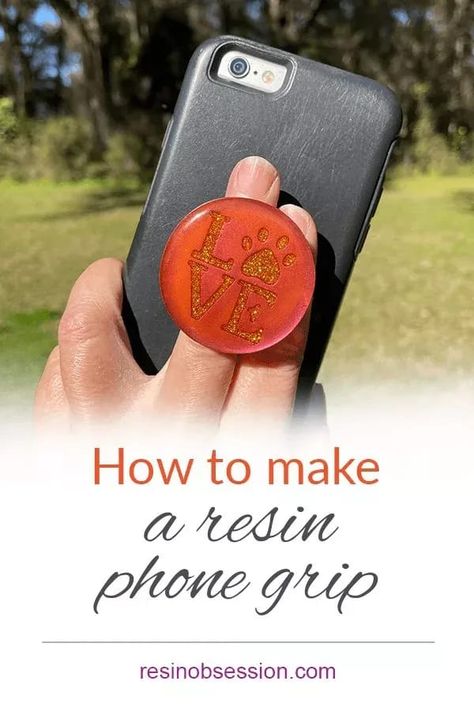 How to make a phone grip with resin. Give your phone an upgrade! . . . . . #resin #resinobsession Phone Grips Epoxy Diy, Resin Popsocket Diy, Popsocket Design, Resin Techniques, Resin Tips, Resin Crafting, About Phone, How To Make Resin, Diy Cans