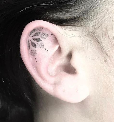 Cartilage Tattoo, Inner Ear Tattoo, Stippling Tattoo, Sewing Tattoos, Behind Ear Tattoos, Stunning Tattoos, Tattoo Dotwork, Flower Wrist Tattoos, Drawing Styles