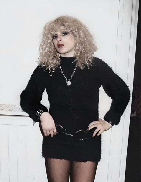 WIL WHEATON dot TUMBLR dot COM Nancy Spungen Makeup, Glam Rock 70s, Chubby Goth, Nancy Spungen, 80s Rock Fashion, 70s Women Fashion, Female Celebrity Crush, Sid And Nancy, 70s Punk