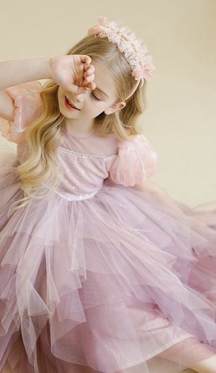 Child Portrait, Royalty Aesthetic, Living Dolls, Baby Outfit, Kids Portraits, 영감을 주는 캐릭터, Cafe Food, Satin Dresses, Art Girl