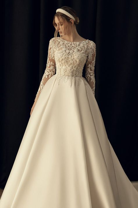 Catwalk-Collection-2022 : Wedding Dresses-Collections Una Dior Wedding Dresses, Queen Wedding Dress, Royal Wedding Gowns, Chic Prom Dresses, Muslimah Wedding Dress, Bride Dress Simple, Buy Wedding Dress, Classy Wedding Dress, White Wedding Gowns