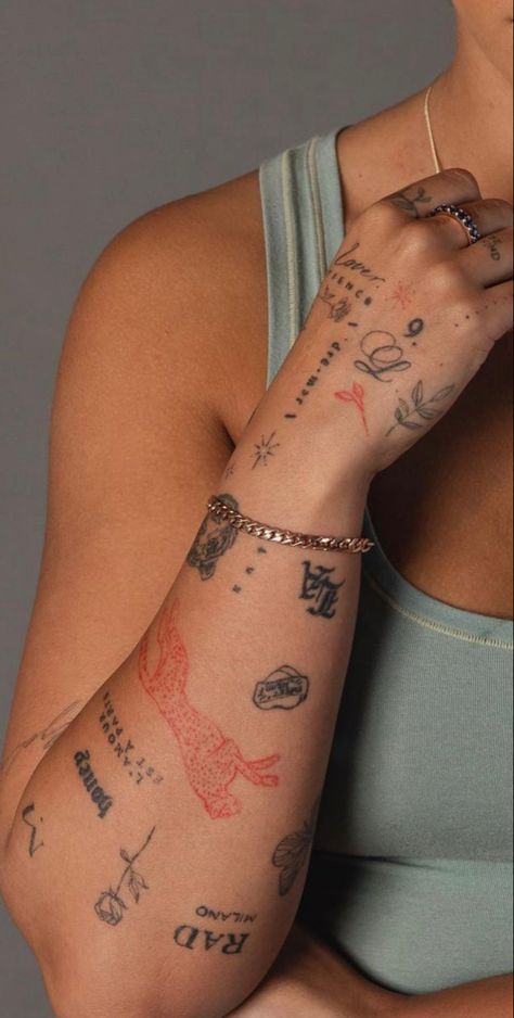 Tattoos Geometric, Stylist Tattoos, Classy Tattoos, Arm Tattoos For Women, Discreet Tattoos, Subtle Tattoos, Sleeve Tattoos For Women, Elegant Tattoos, Dope Tattoos