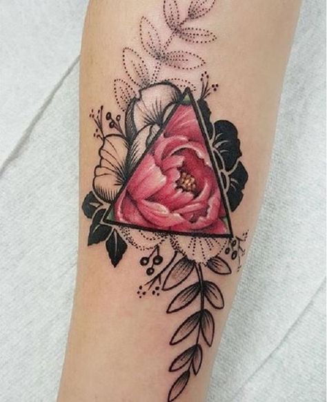 Female tattoos are as badass as they are classy, and it's never too late to get inked. Here, the best tattoo designs for grown-ass women. Glyph Tattoo, Tato Henna, Tato Lengan, Original Tattoos, Geniale Tattoos, Cute Tattoos For Women, Tattoo Life, 문신 디자인, Fake Tattoos