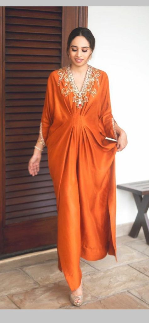 Kaftan Ideas, Drape Dresses, Kaftan Pattern, Kaftan Dresses, Kaftan Designs, Mode Abaya, Nail Salons, Party Wear Indian Dresses, Fancy Dress Design