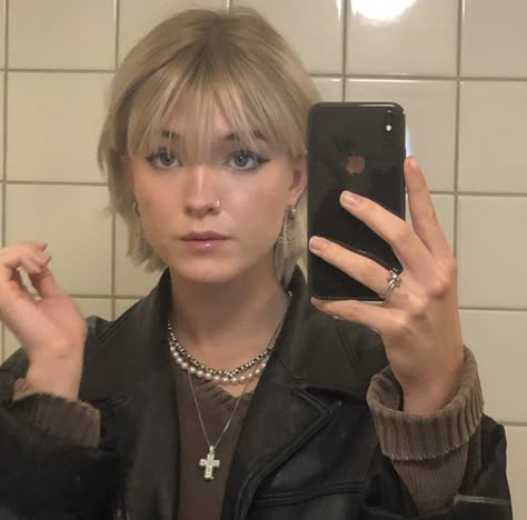 Short Grunge Hair Pixie Cuts, Olivia Halle, Queer Hair, Shaggy Hair, Really Short Hair, Hair Inspiration Short, Short Straight Hair, Haircuts Straight Hair, Alternative Hair